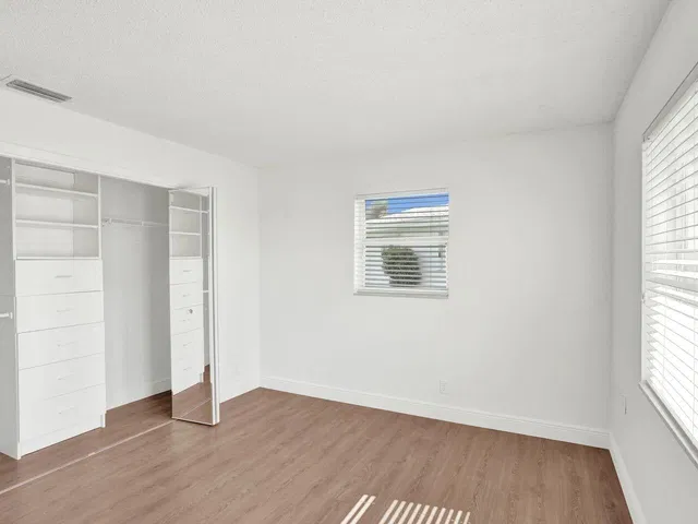 Residence photo 16