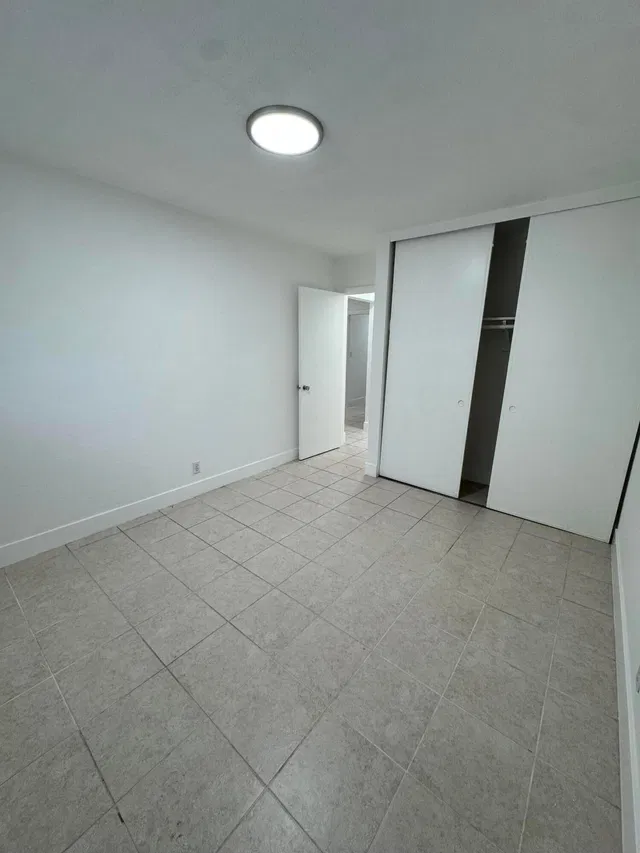 Unit 35 photo 6