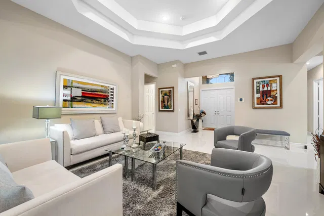 Residence photo 9