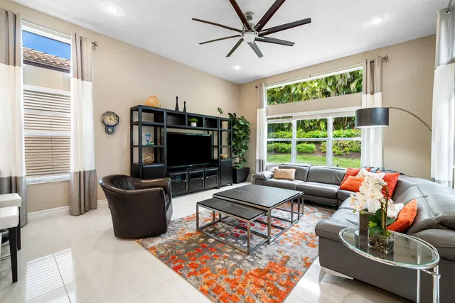 Residence photo 19