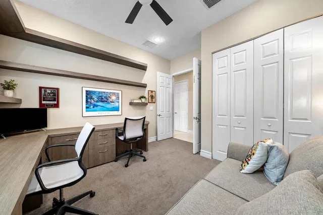 Residence photo 23
