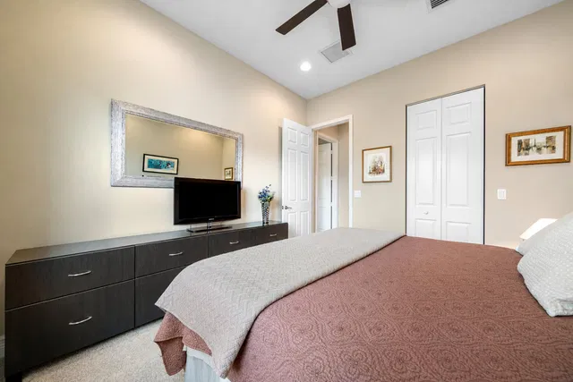 Residence photo 25