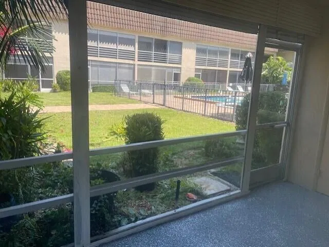 Unit 119 photo 8