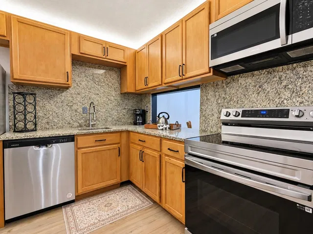  Residence photo 6
