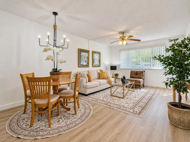  Residence photo 11