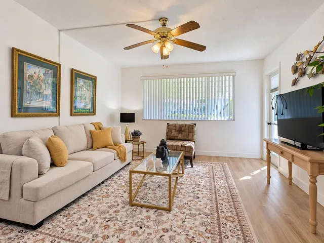  Residence photo 12