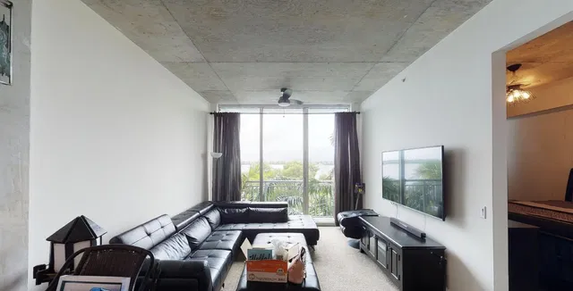 The Edge Unit 323 photo 7