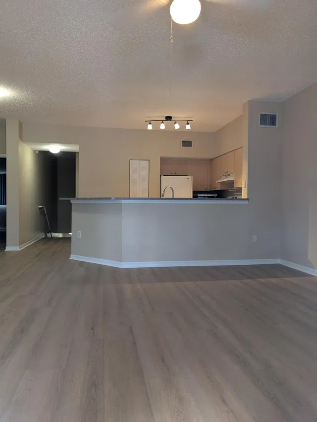 Unit 205 photo 5