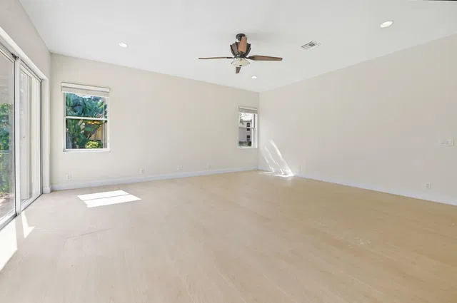  Residence photo 24