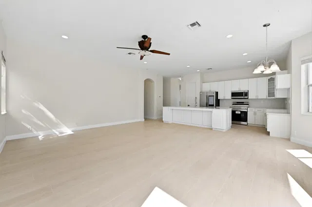  Residence photo 25