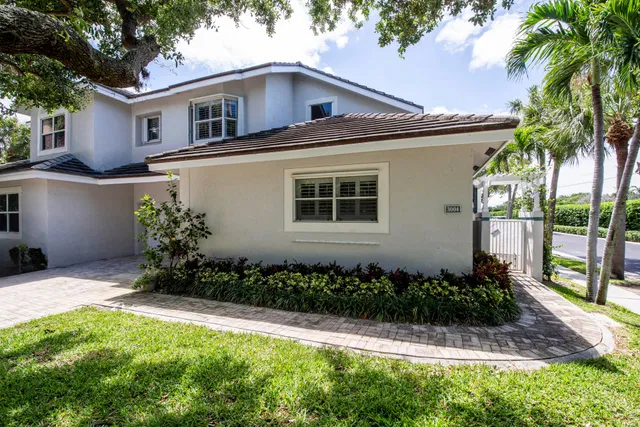  Residence photo 6