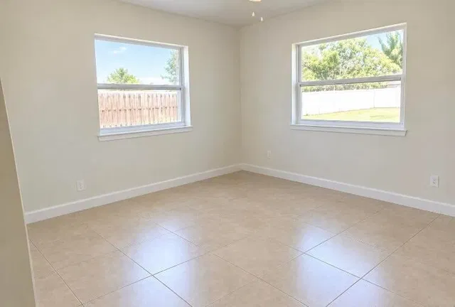Residence photo 6