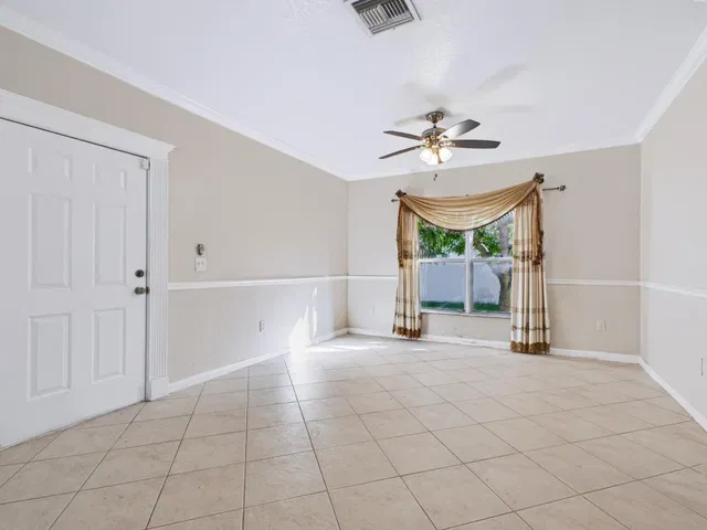 Residence photo 5
