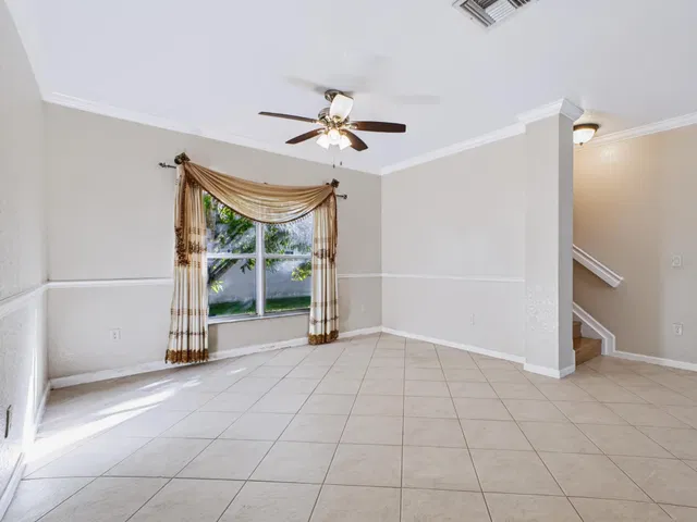 Residence photo 6