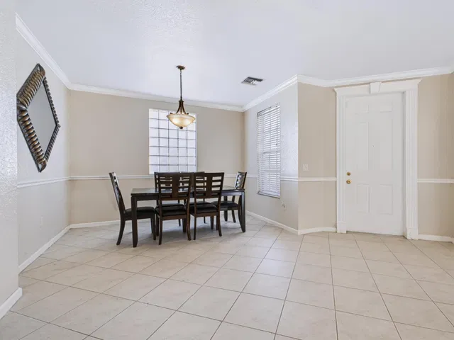 Residence photo 8