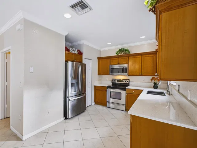 Residence photo 17
