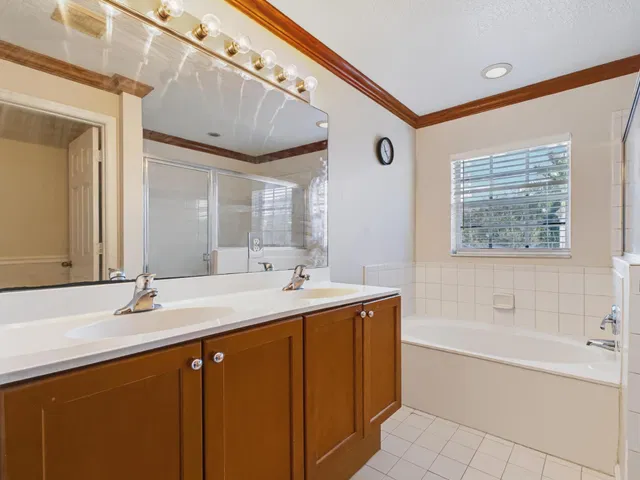Residence photo 34