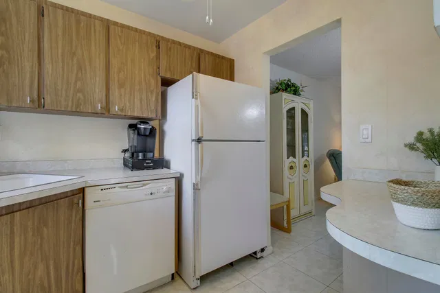  Unit C photo 7
