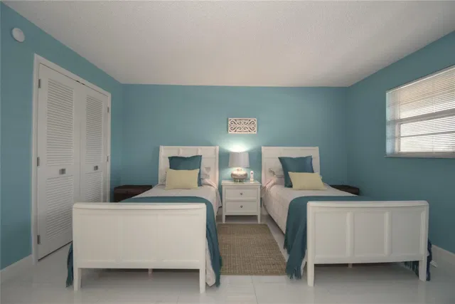 Unit 323 photo 20