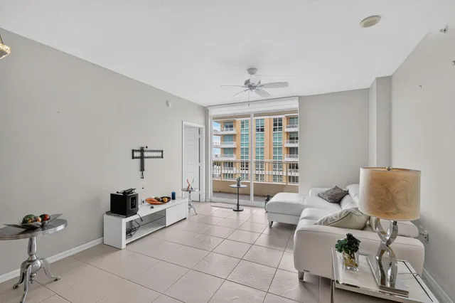 Boynton Beach Club Unit 1403 photo 11