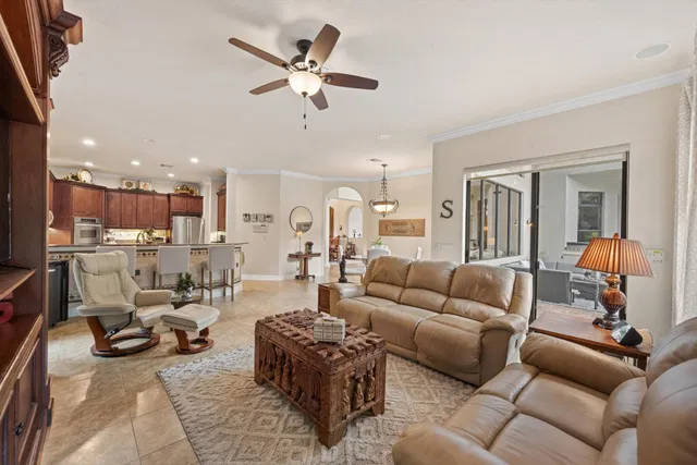  Residence photo 15