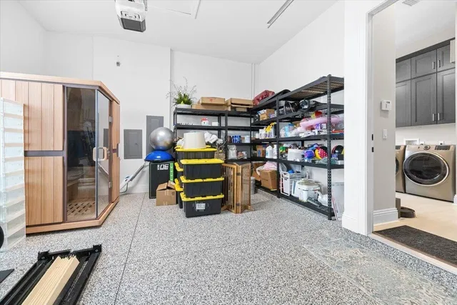 Residence photo 68