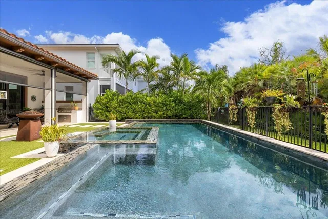  Residence photo 81