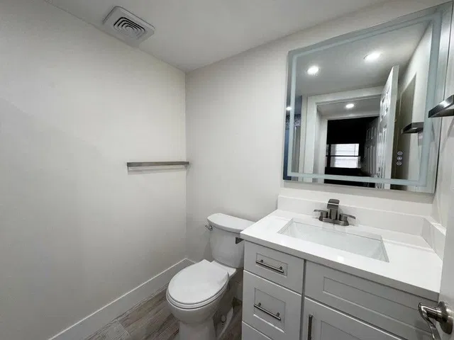Unit C photo 9