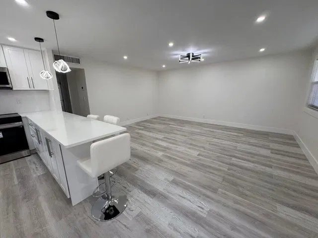 Unit C photo 19