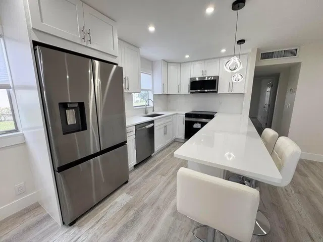 Unit C photo 22
