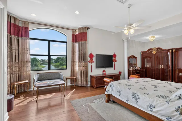 Residence photo 25
