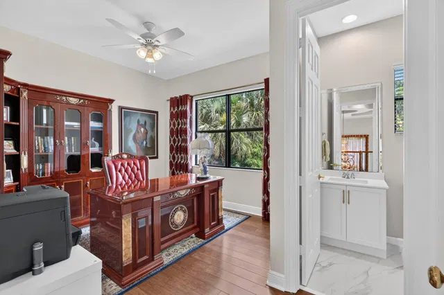 Residence photo 31