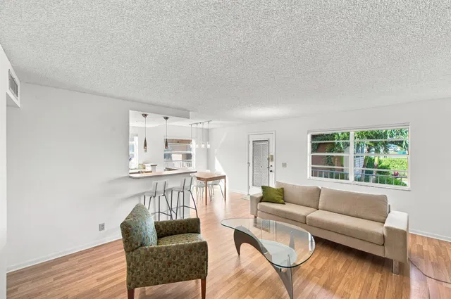 Residence photo 9