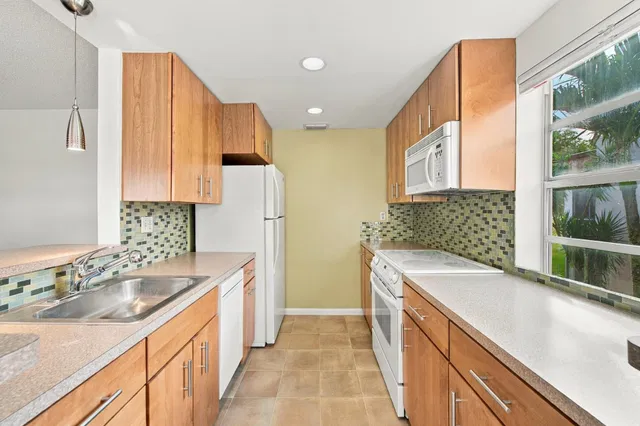 Residence photo 12