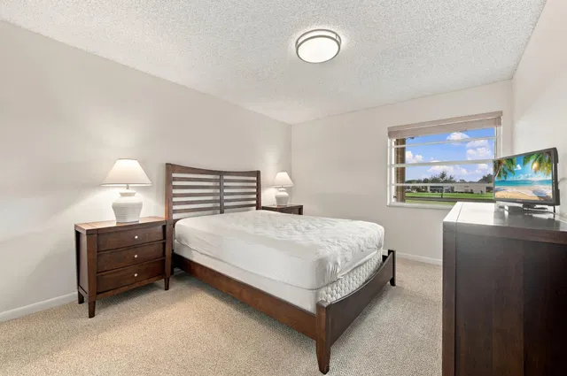 Residence photo 22