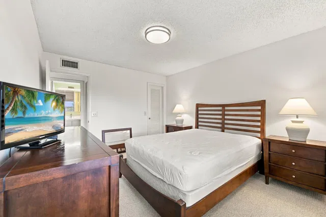 Residence photo 23