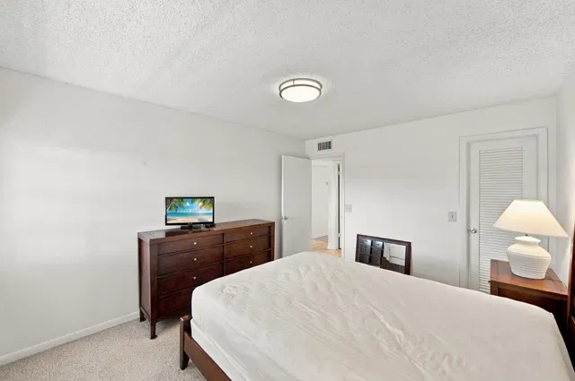 Residence photo 24
