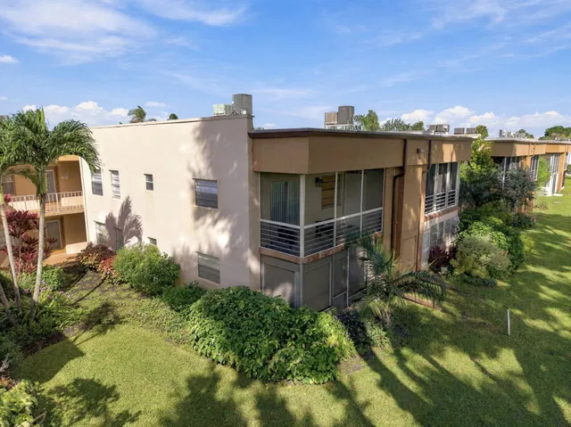 Residence photo 36