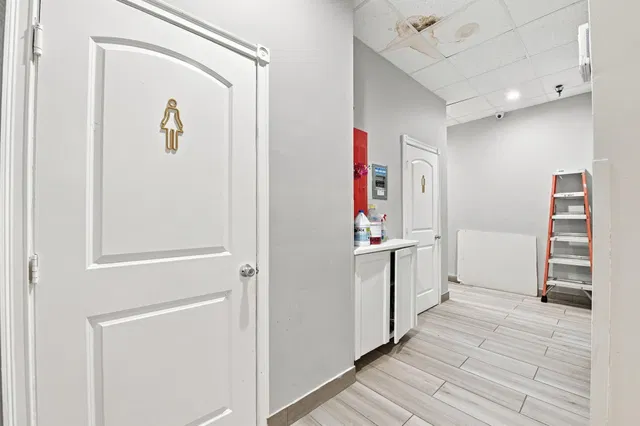  Unit 110 photo 31