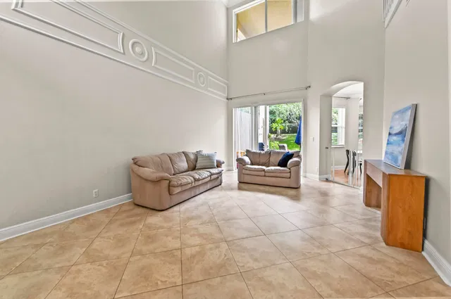  Residence photo 5
