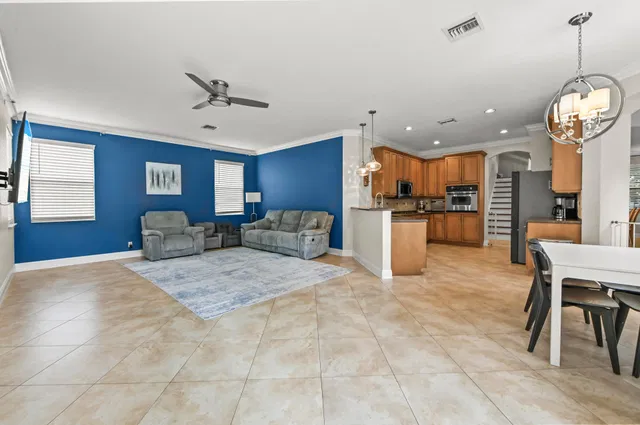  Residence photo 14