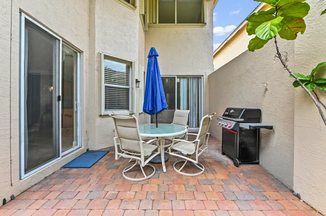  Residence photo 33