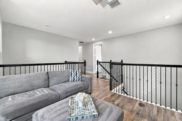  Residence photo 24