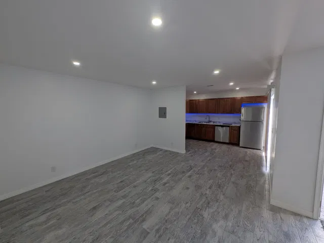  Residence photo 4