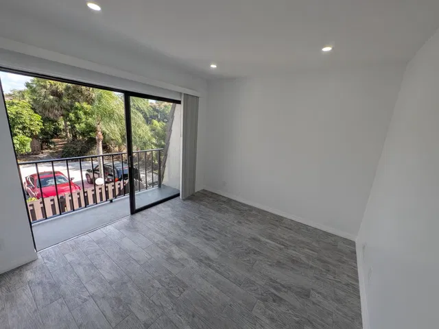  Residence photo 25