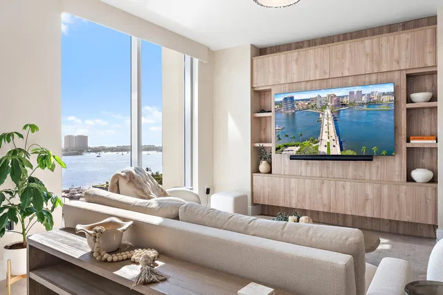 Nautilus 220 Unit 1402 photo 9