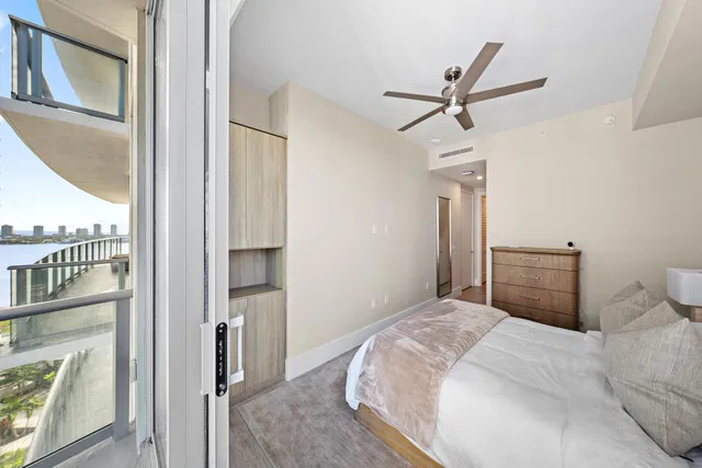 Nautilus 220 Unit 1402 photo 24
