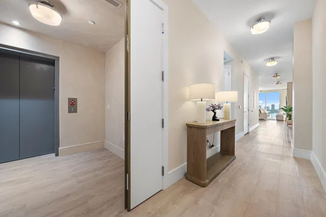 Nautilus 220 Unit 1402 photo 27