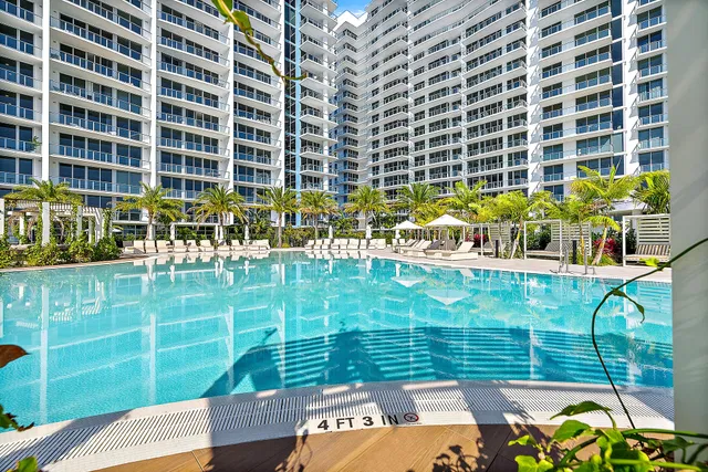 Nautilus 220 Unit 1402 photo 33