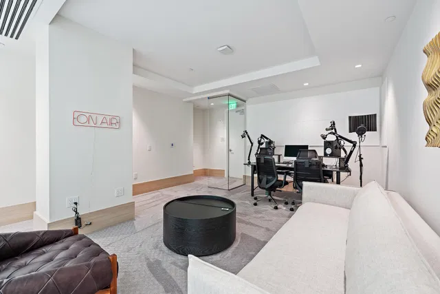 Nautilus 220 Unit 1402 photo 65
